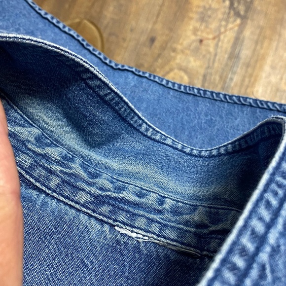 Vintage size large Blue Denim Shirt with Snowman Embroidery Christmas‎ holiday - Picture 11 of 12